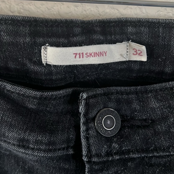 Levi’s 711 Black Jeans - Picture 2 of 6